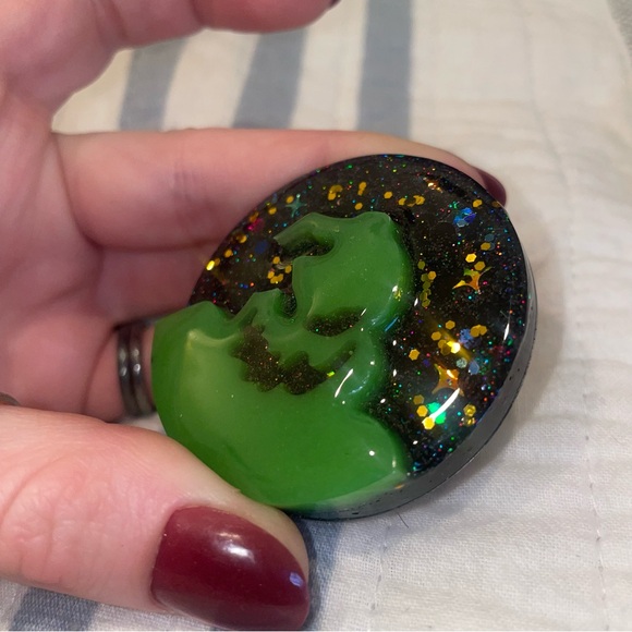 GLOW IN DARK Handcrafted (NEW) Oogie Boogie PopSocket Nightmare Before Christmas - Picture 3 of 16